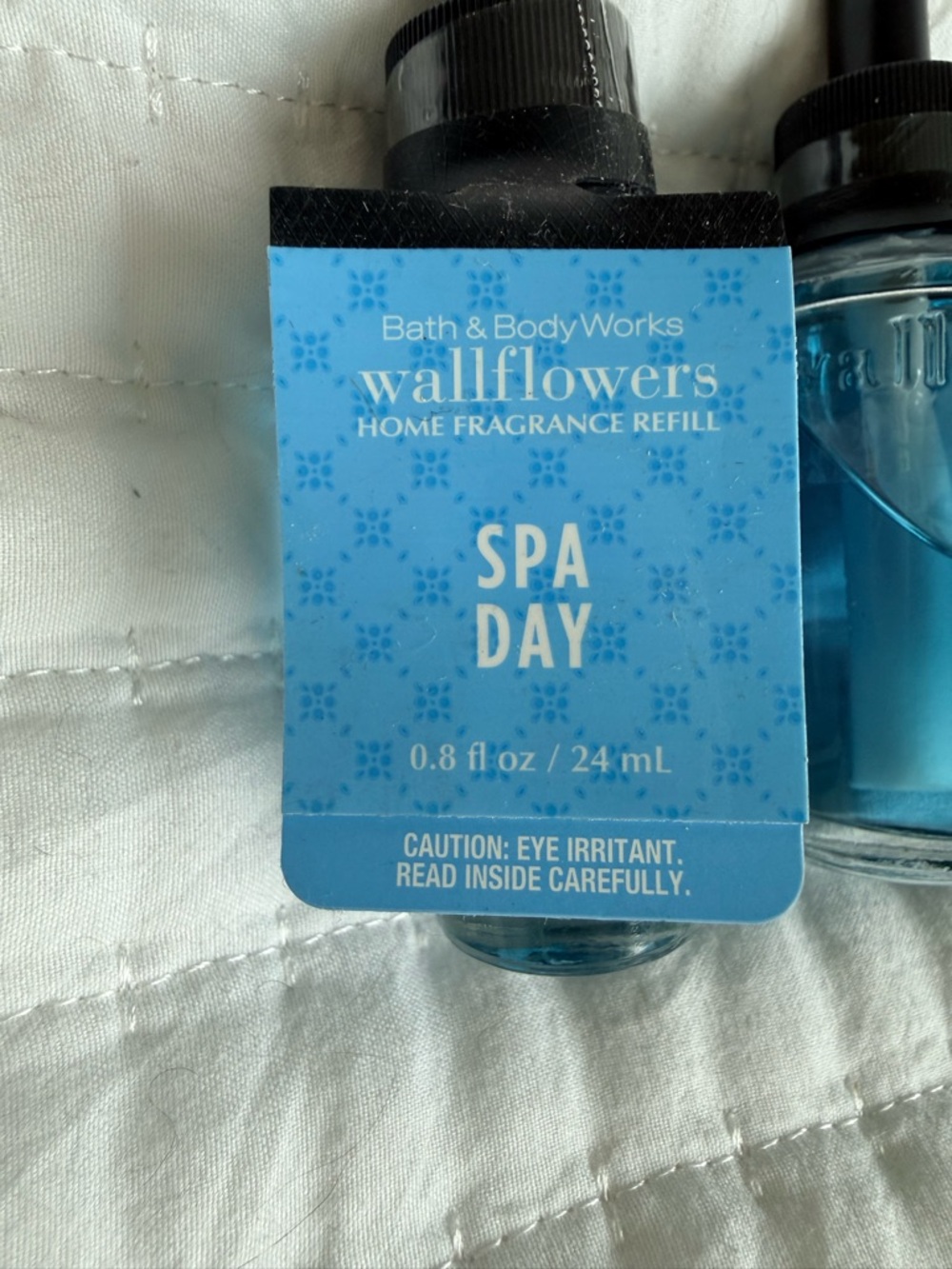 Bath & Body Works Wallflowers Spa Day Refill Set 4 Pack NWT - Picture 2 of 4